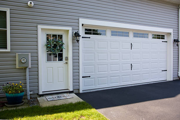 24/7 Emergency Garage Door Panel Replacement experts in Chubbuck, ID